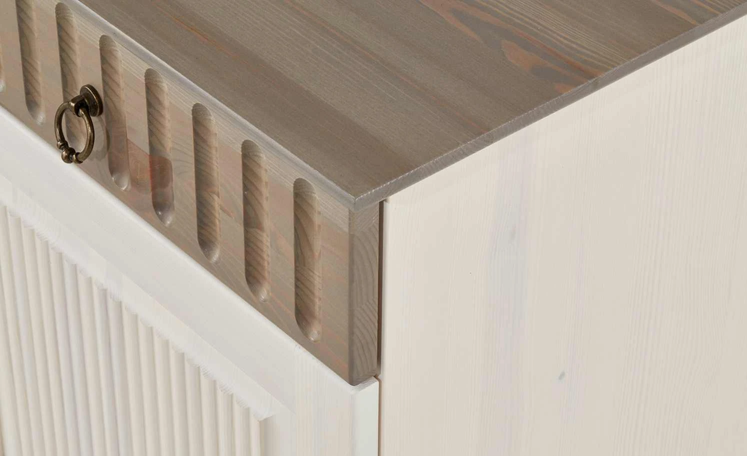 Nachtkommode Bornholm | Kiefer Weiß / Kiefer lavafarben 7 Nachtkommode Bornholm | Kiefer Weiß / Kiefer lavafarben – Bild 5